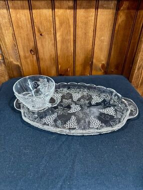 Vintage Anchor Hocking Grapevine Clear Glass Snack Tray Set